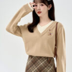 Dark-Academia-Outfit-2-in-1-V-Neck-Bear-Knit-Sweater (5)